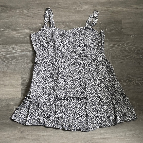 Old Navy Fit & Flare Crepe Mini Dress, NWT, Retails $35, Multiple Sizes - Picture 5 of 9